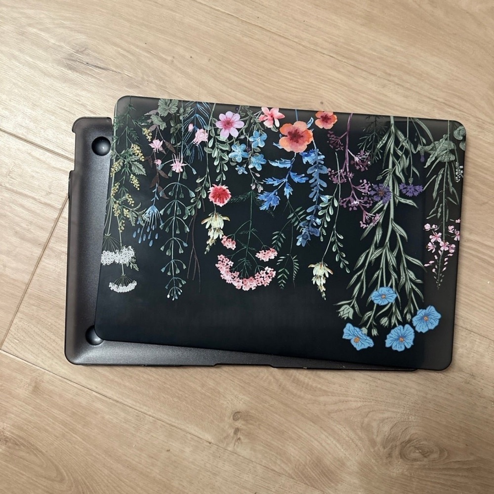 Hard shell 13” macbook case